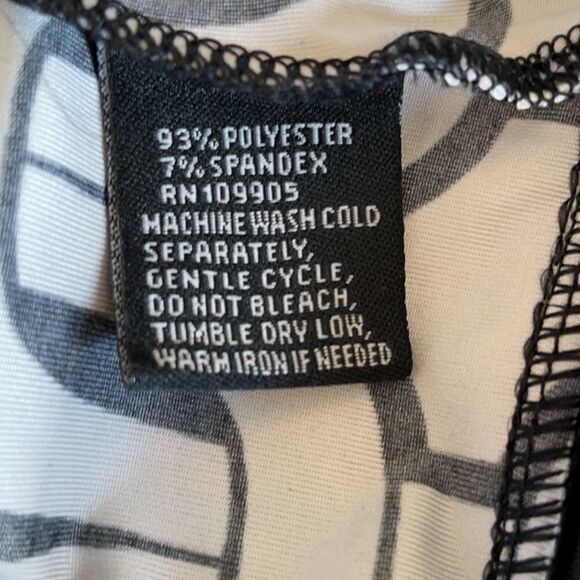 NWT Essentials by Milano Sleeveless Blouse Top - Picture 10 of 10